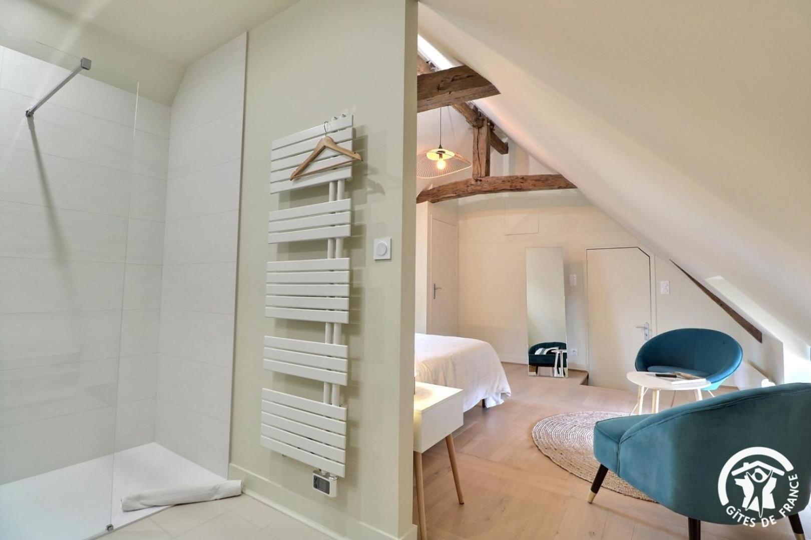 Bed and Breakfast Le Jardin De Quercus à Bazouges-la-Pérouse Extérieur photo