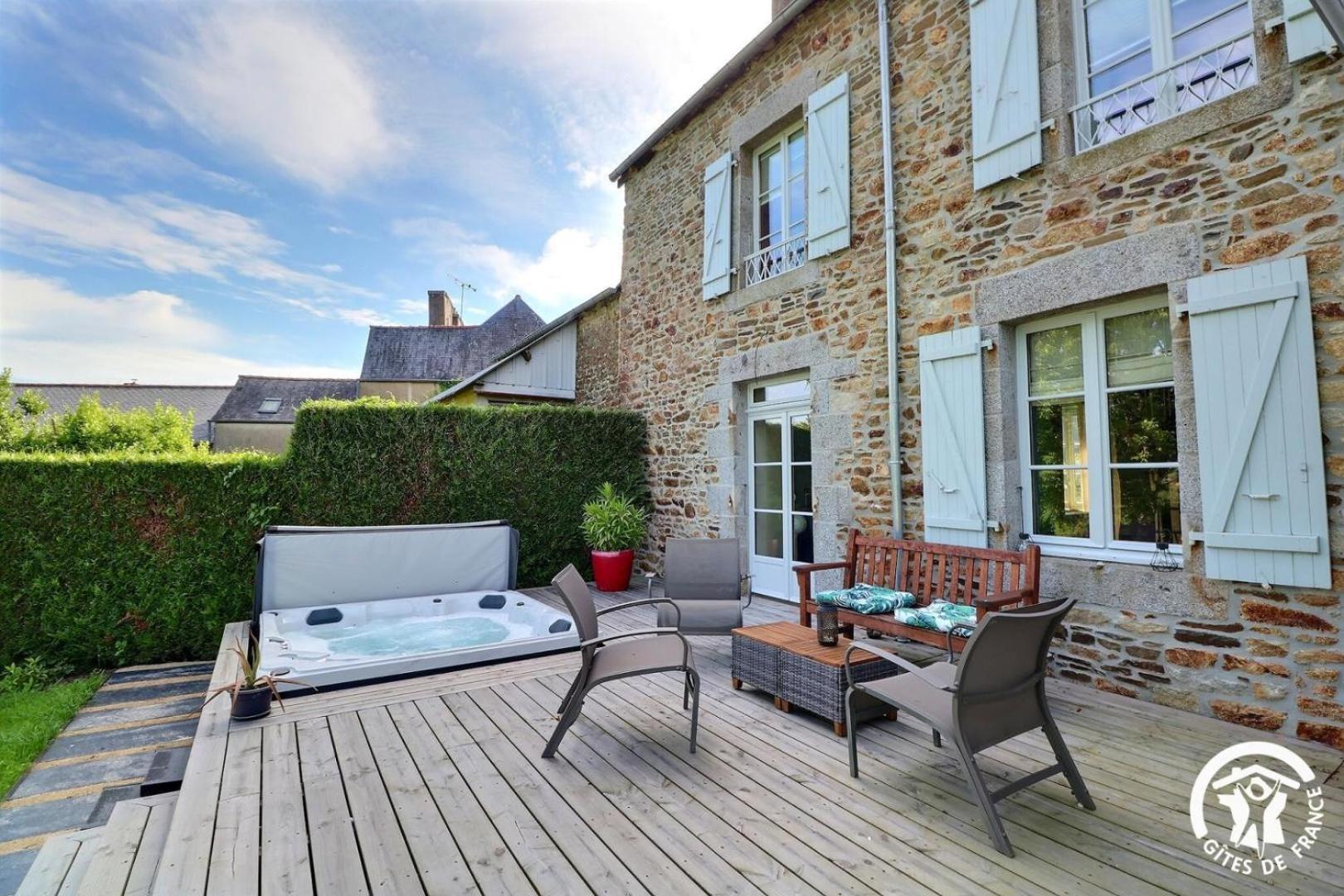 Bed and Breakfast Le Jardin De Quercus à Bazouges-la-Pérouse Extérieur photo